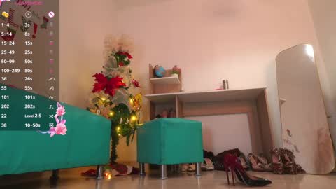 Snapshot of laura_zans_ chatting on 4, 12, 2024 Laura Zans I am sensual goddes and i was born for loveworshipping and enjoyment. online show from 4, 12, 2024