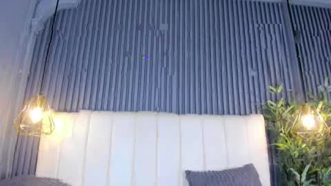 LauraCarther  online show from 18, 4, 2026