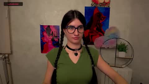 Laura online show from 27, 10, 2025