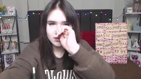 LauraHlot online show from 1, 2, 2025