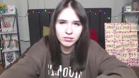 LauraHlot online show from 2, 2, 2025