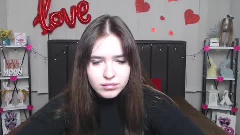 LauraHlot online show from 15, 2, 2025