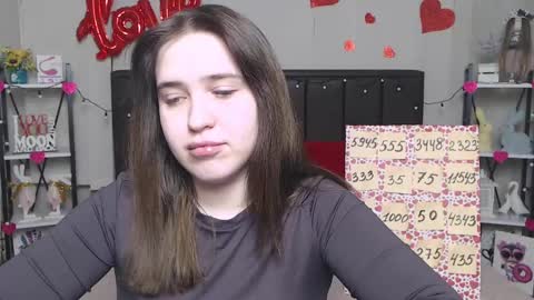 LauraHlot online show from 1, 3, 2025