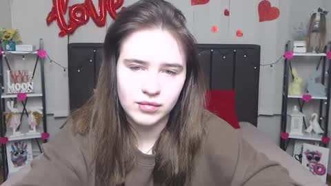 LauraHlot online show from 10, 3, 2025