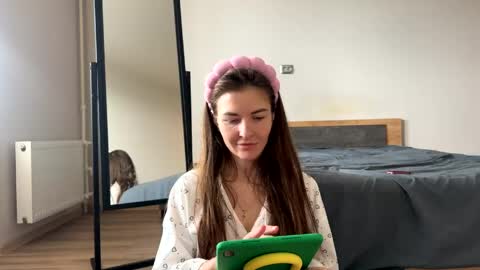 Snapshot of laurajess_ chatting on 6, 5, 2026 Hanna online show from 6, 5, 2026