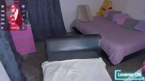 Snapshot of lauramayer chatting on 26, 11, 2025 Laura Mayer online show from 26, 11, 2025