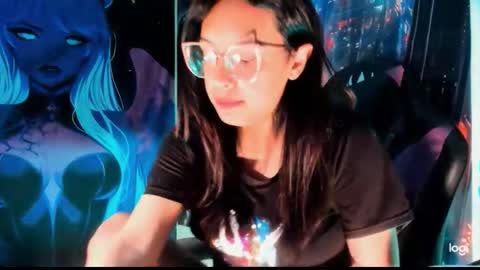 Snapshot of lauraohana chatting on 3, 12, 2025 lauraohana online show from 3, 12, 2025