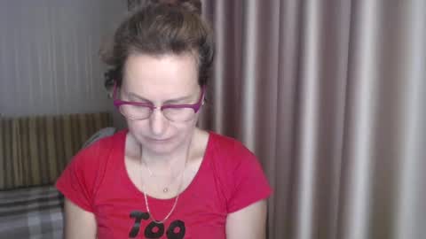 Lauraoven1 online show from 12, 1, 2025