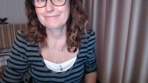 Lauraoven1 online show from 24, 10, 2025