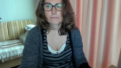 Snapshot of lauraoven1 chatting on 12, 5, 2026 Lauraoven1 online show from 12, 5, 2026