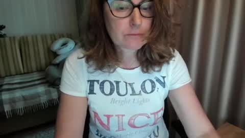 Snapshot of lauraoven1 chatting on 11, 6, 2026 Lauraoven1 online show from 11, 6, 2026