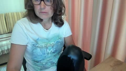 Snapshot of lauraoven1 chatting on 15, 7, 2026 Lauraoven1 online show from 15, 7, 2026