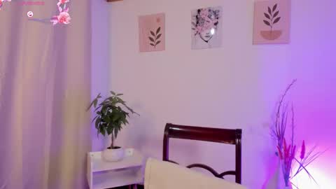 Laurita Aries  online show from 1, 10, 2025