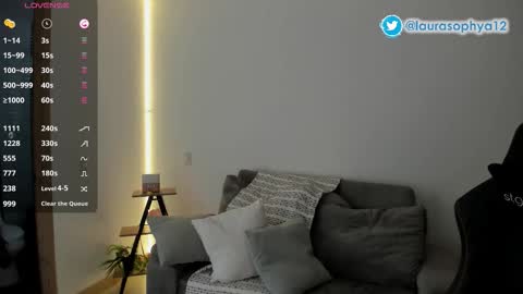 Laura online show from 18, 11, 2025