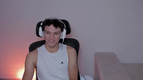 Laureent online show from 8, 9, 2025