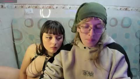Snapshot of laureles6667 chatting on 19, 6, 2026 Laures666 online show from 19, 6, 2026