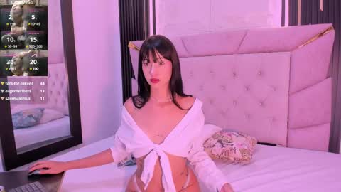 Snapshot of laurem_paulette chatting on 4, 3, 2025 Laurem online show from 4, 3, 2025