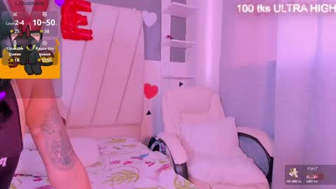 Snapshot of laurem_paulette chatting on 6, 3, 2025 Laurem online show from 6, 3, 2025