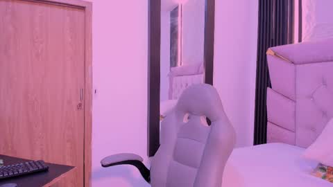 Snapshot of laurem_paulette chatting on 26, 9, 2025 Laurem online show from 26, 9, 2025