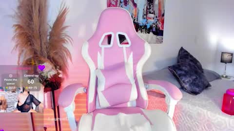 Snapshot of lauren__dallass chatting on 26, 9, 2025 MissLauren online show from 26, 9, 2025