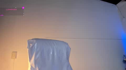 Snapshot of lauren_fit chatting on 21, 10, 2025 Lauren online show from 21, 10, 2025