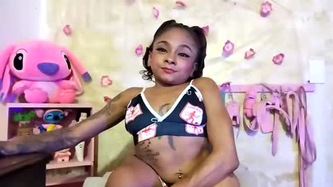 Snapshot of lauren_hills7069 chatting on 23, 1, 2025 Lauren online show from 23, 1, 2025