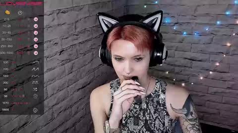 Snapshot of lauren_raquel chatting on 28, 5, 2026 Eva online show from 28, 5, 2026