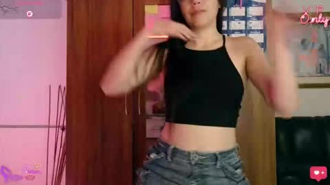 Snapshot of lauren_sweet7 chatting on 6, 3, 2026 Lauren online show from 6, 3, 2026