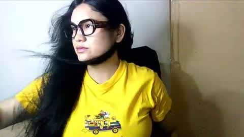 Snapshot of laurengirls1 chatting on 17, 6, 2026 onlyfan laureng7 - 7 laureng2 online show from 17, 6, 2026