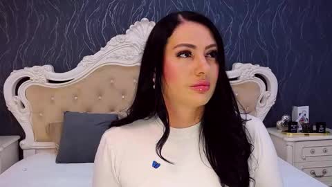 Laura online show from 4, 11, 2025