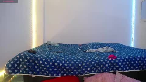 laurenkenner28_ online show from 5, 3, 2025