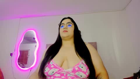 Snapshot of laurenlaine99 chatting on 10, 2, 2025 laurenlaine online show from 10, 2, 2025
