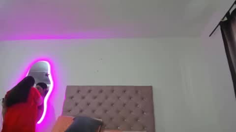 Snapshot of laurenlaine99 chatting on 8, 3, 2025 laurenlaine online show from 8, 3, 2025
