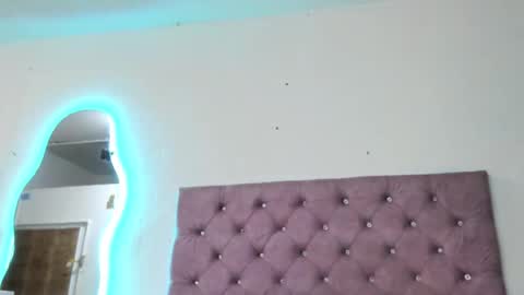Snapshot of laurenlaine99 chatting on 2, 10, 2025 laurenlaine online show from 2, 10, 2025
