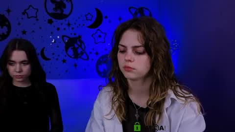 Laure online show from 12, 4, 2026