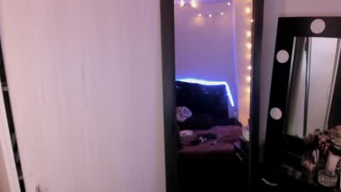 Snapshot of laurenn_111 chatting on 24, 5, 2026 laurenn_111 online show from 24, 5, 2026