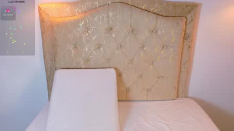 laurenn_smitth online show from 4, 4, 2026