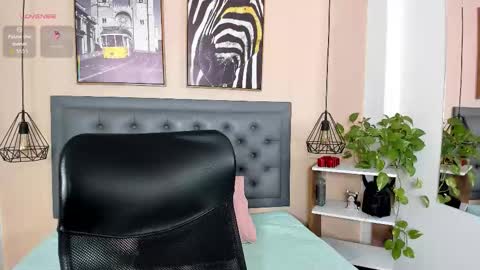 Snapshot of laurenrosee_ chatting on 11, 9, 2025 Lauren online show from 11, 9, 2025