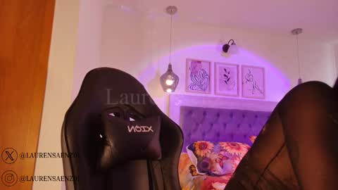 Lauren Saenz online show from 10, 1, 2026