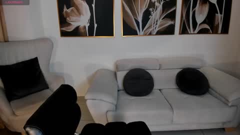 Lau  online show from 16, 10, 2025