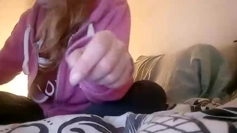 Snapshot of lauriehotxxx chatting on 17, 12, 2025 lauriehotxxx online show from 17, 12, 2025