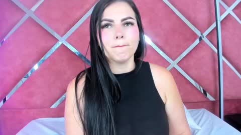 Snapshot of lauryjonson_ chatting on 15, 1, 2025 LauryJonson online show from 15, 1, 2025