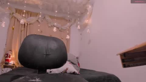 Lauu G online show from 2, 12, 2024