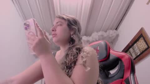 Lauu G online show from 17, 9, 2025