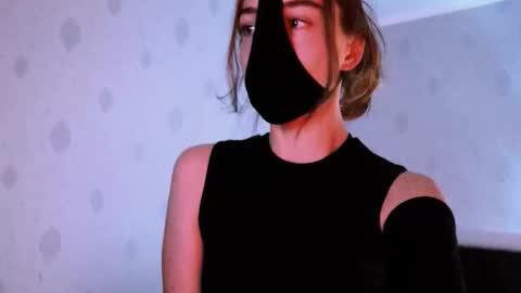 Snapshot of lavinda_lin chatting on 3, 10, 2025 Lavinda online show from 3, 10, 2025