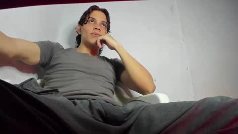 Snapshot of lax777_ chatting on 21, 10, 2025 ZAmbrano online show from 21, 10, 2025