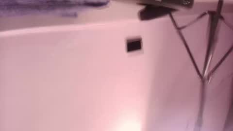 Lay Madison  online show from 7, 4, 2026