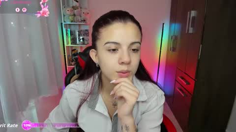 Layla online show from 15, 9, 2025