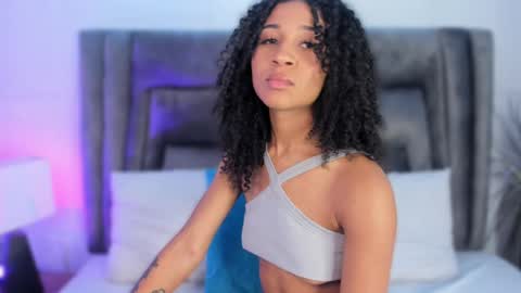 layla_clarke online show from 5, 3, 2025