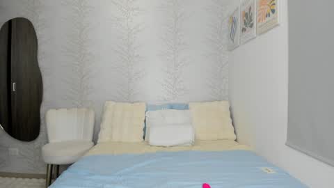 Layla Vanegas online show from 9, 1, 2025